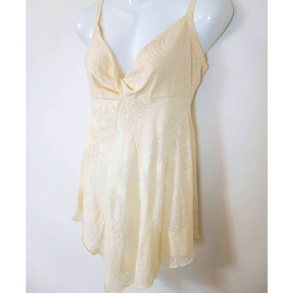 Kenneth Cole Ivory Sheer Leaf Handkerchief Top - Picture 2 of 9